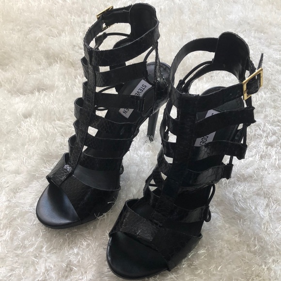 Sandals - Picture 1 of 2